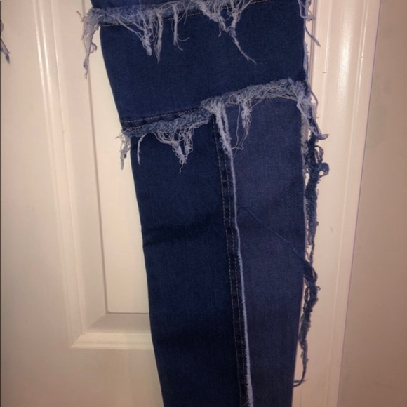 Two-Toned Patchwork Jeans - Picture 6 of 6